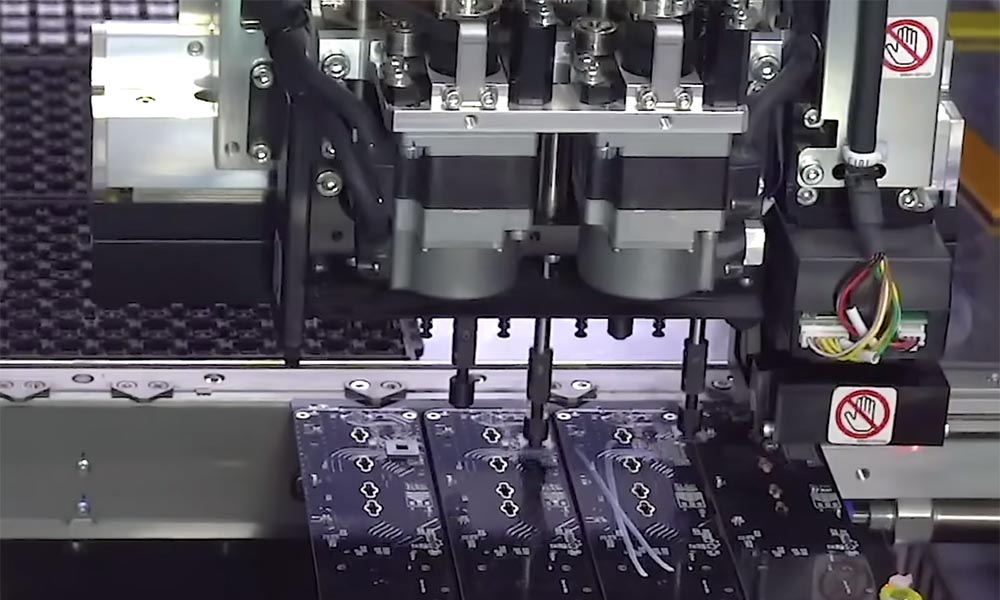 Electronics Assembly Applications | Precision Linear Motion Systems